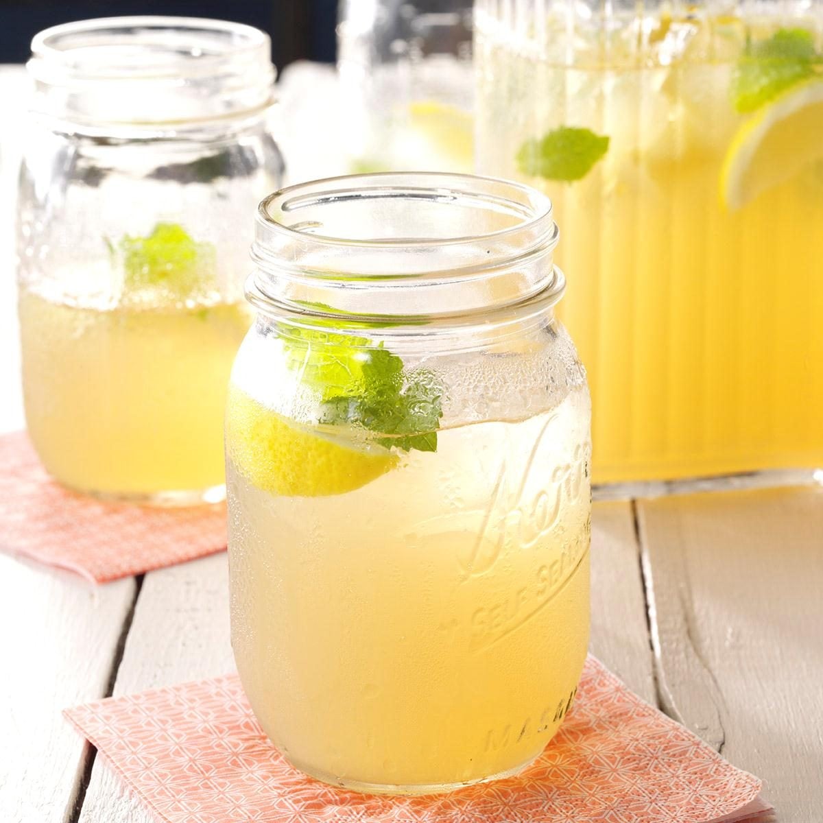 Grandma's Secret: Fresh Homemade Lemonade Beats Store-Bought